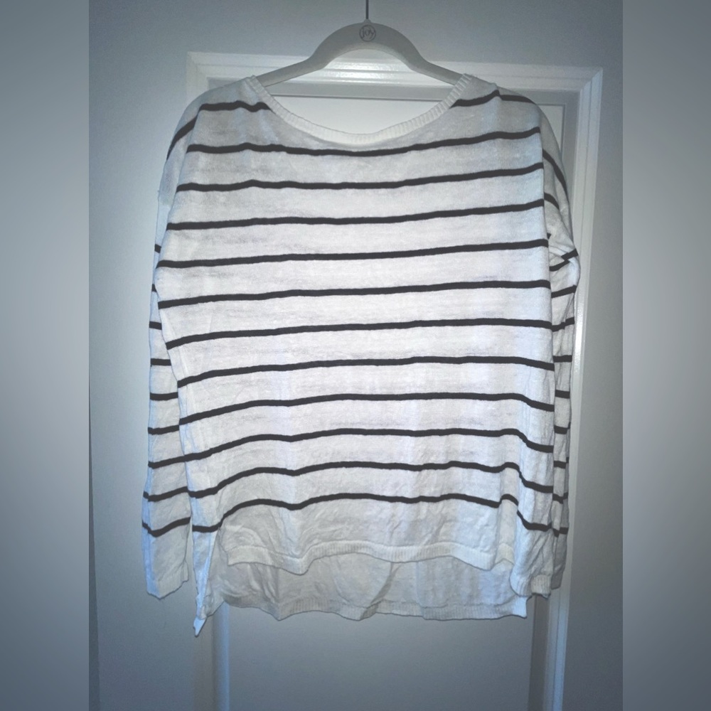 Loft long sleeves white top with navy stripes!